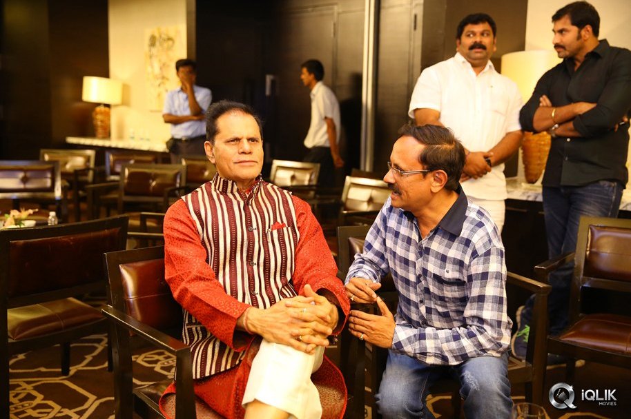 TSR-Felicitates-Gautamiputra-Satakarni-Team